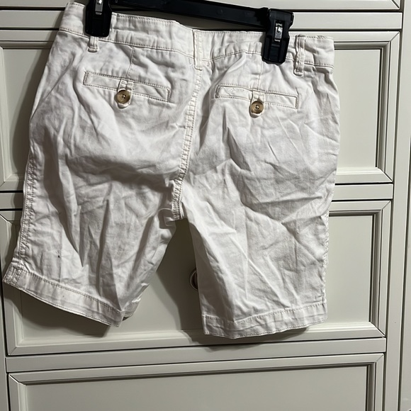 White Abercrombie kids shorts - Picture 2 of 3